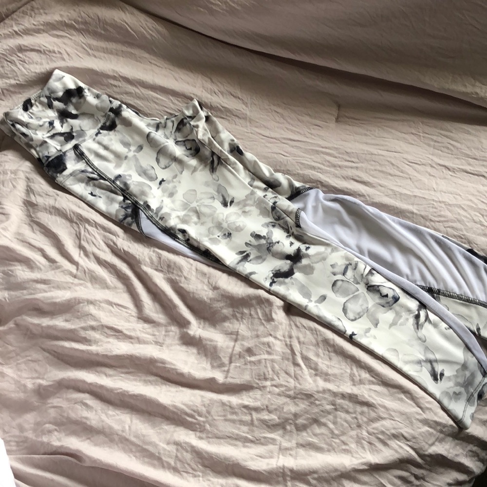Black, white, grey Bally’s 7/8 Activewear Pant